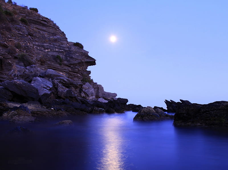 Full moon, rocks, ocean, background, bonito, magic, abstract, sky, water, beauty, popular, reflection, landscape, blue, night, HD wallpaper