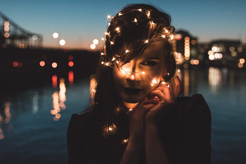 woman holding string lights, HD wallpaper