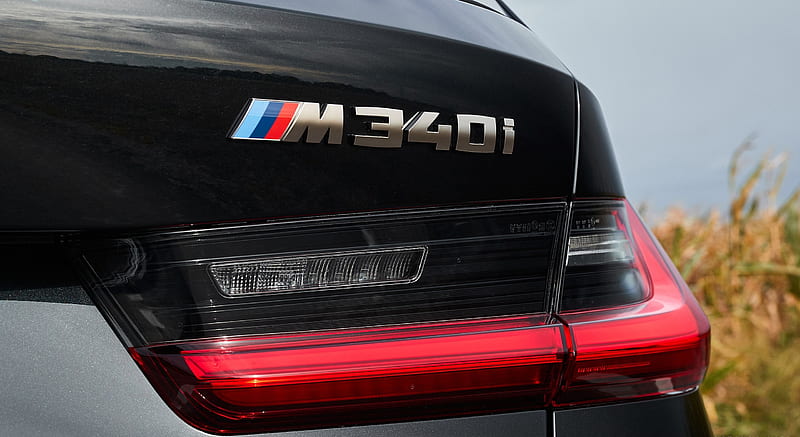 2020 BMW M340i xDrive Touring (Color: Black Sapphire Metallic) - Tail Light , car, HD wallpaper