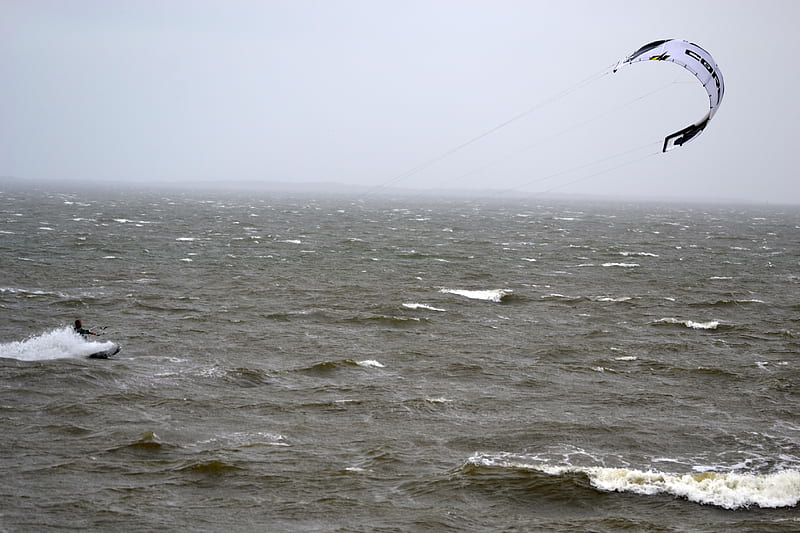Kitsurfing, vind, rain, no sun, kite surfing, HD wallpaper