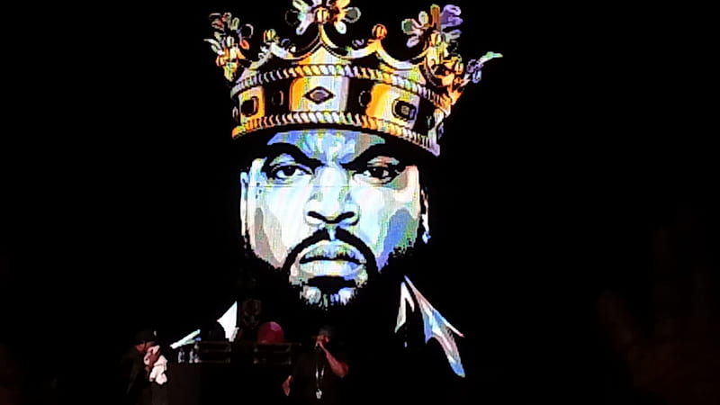 Ice Cube In Black Background Wearing Golden Crown Ice Cube, HD wallpaper