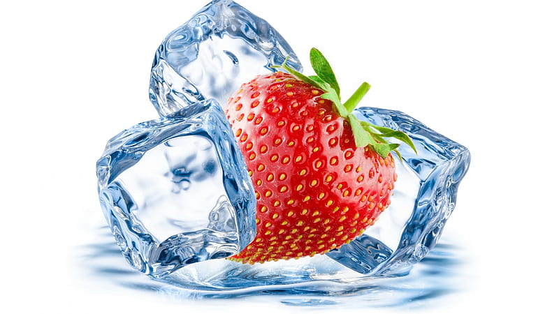 Red Strawberry With Ice Cubes Ice Cube, HD wallpaper