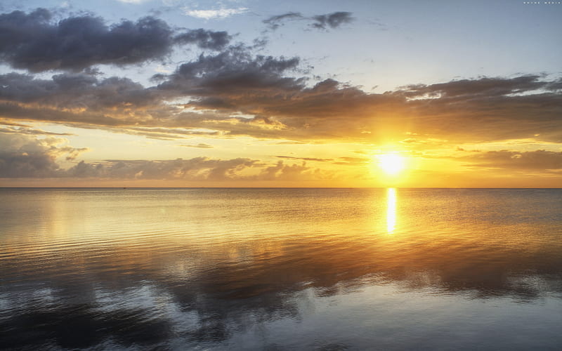 Simple Sunset, stunning, seas, beautigul, golden, colors, clouds, calm ...