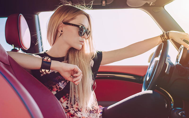 Gorgeous Girl Sitting In Sports Car, girls, model, HD wallpaper