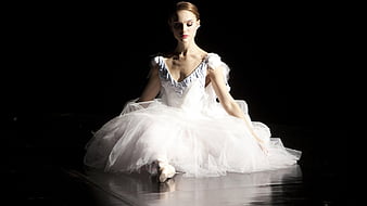Black Swan ballerina, movie, girl, actress, Natalie Portman, black swan, HD wallpaper Peakpx