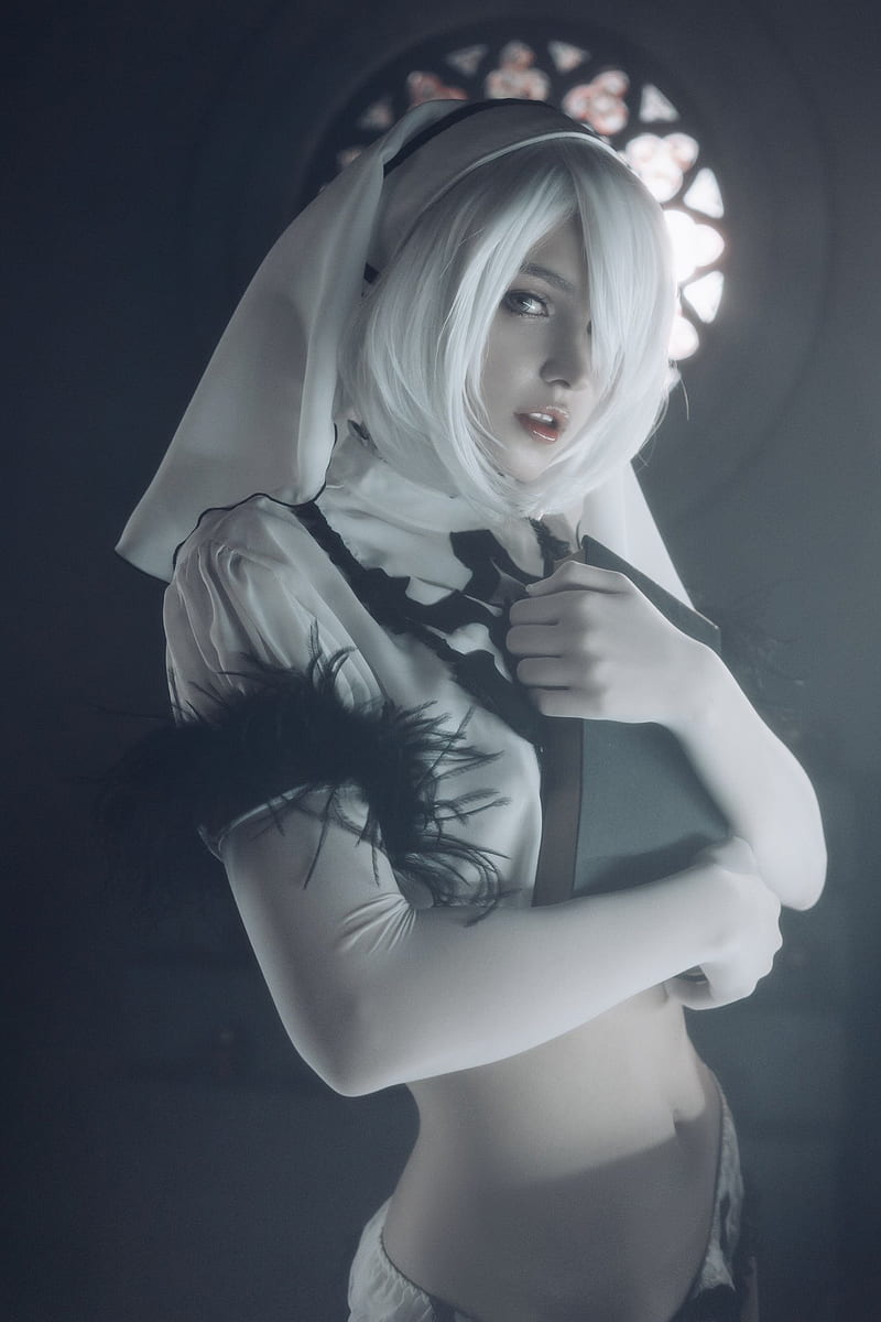 women, model, Shirogane Sama, 2B, short hair, white hair, hair over one eye, belly, 2B (Nier: Automata), cosplay, Nier: Automata, video games, video game girls, video game characters, looking at viewer, parted lips, HD phone wallpaper