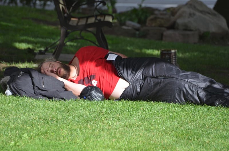 Homeless man sleeping on church property in Brampton Ontario Canada, Ontario, Brampton, homeless man, Canada, 2014, sad, summer, HD wallpaper
