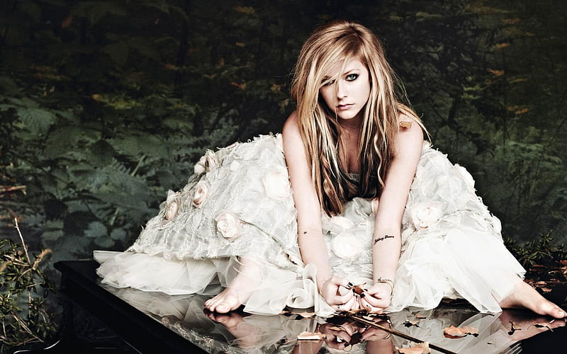 Avril Lavigne Piano music-Music lovers, HD wallpaper