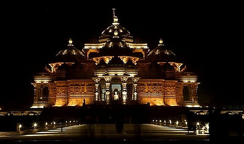 akshardham temple delhi night