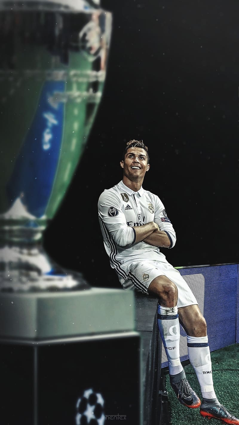 Cristiano Ronaldo Sitting, cristiano ronaldo, sitting, white jersey, smile, footballer, sports, HD phone wallpaper