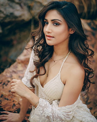 Actress Donal Bisht HD Photos and Wallpapers April 2023 | Gethu Cinema