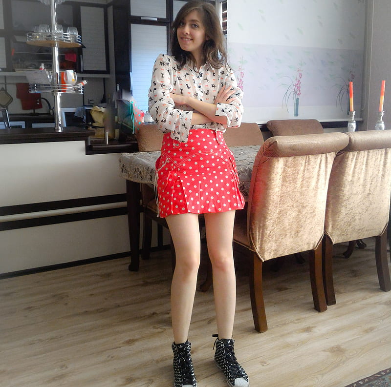 Deniz with schoolgirl miniskirt, sea, Teen, Short skirt, Skirt, Legs, Sexy, Schoolgirl, Mini skirt, HD wallpaper