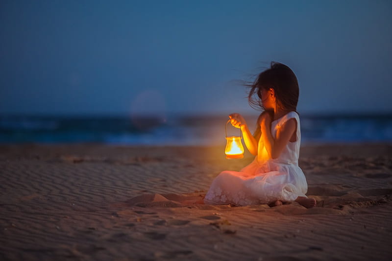 Wind of Changes , candle, beach, sand, graphy, lantern, girl, child, light, HD wallpaper