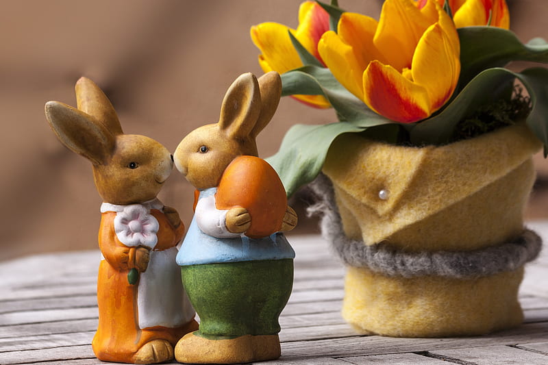 Happy Easter!, flower, spring, easter, bunny, tulip, figurine, rabbit, card, cute, egg, couple, HD wallpaper