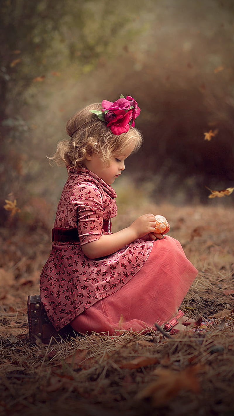 Pretty little girl, autumn, blonde, cute, fall, girl little girl, nature, pretty, HD phone wallpaper