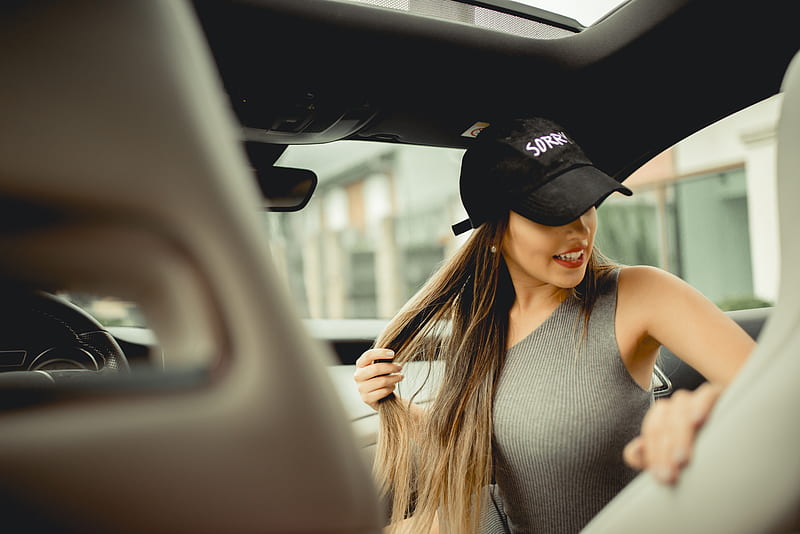 Girl With Basketball Cap In Car, girls, model, HD wallpaper