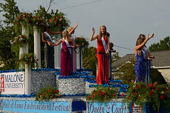 Football Hall of Fame parade and ensrhinement