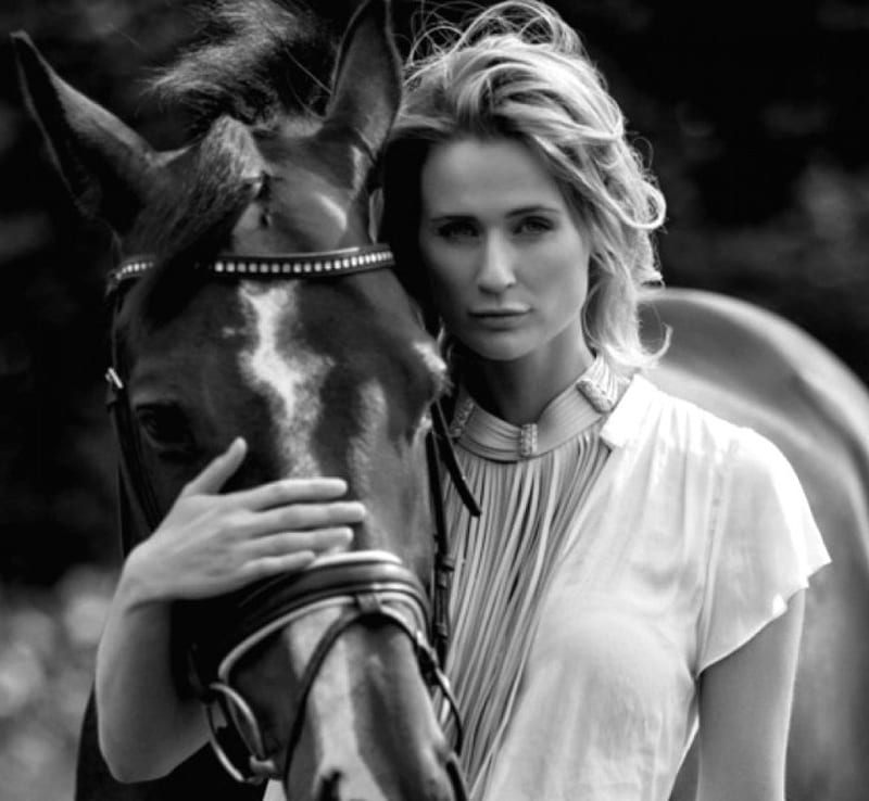 Horse company, girl, black and white, friends, HD wallpaper