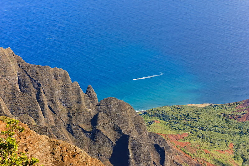 Kalalau Lookout Kauai Hawaii - over ocean and cliffs on na pali coastline, polynesia, out, canyon, volcano, lookout, cliffs, trail, kalalau, pali, look, exotic, islands, view, high, hawaii, vista, na pali, paradise, na, island, tropical, kauai, HD wallpaper
