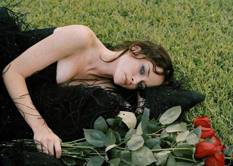 Gothic Style, red, female, model, grass, black, roses, goth, leaves, beauty, HD wallpaper