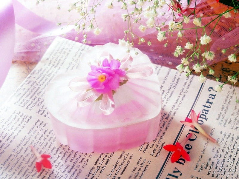 Heartwarming Gift, Pink, Gift, Ribbon, Heart Shaped Box, Flower, HD wallpaper