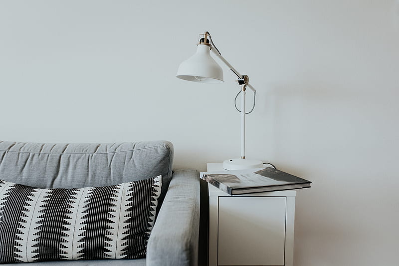 white desk lamp near gray fabric couch, HD wallpaper