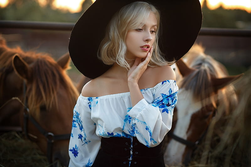 Cowgirl Concern . ., hats, female, cowgirl, ranch, Alice Tarasenko, outdoors, style, western, blondes, HD wallpaper