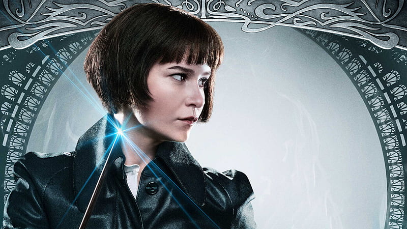 Katherine Waterston As Tina Goldstein In Fantastic Beasts The Crimes Of Grindlewald 2018, fantastic-beasts-the-crimes-of-grindelwald, 2018-movies, movies, katherine-waterston, fantastic-beasts-2, poster, HD wallpaper