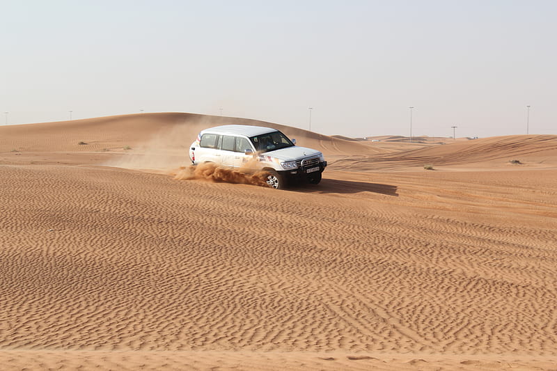 land cruiser in the deserts , sand, graphy, land cruiser, deserts, car, white, safari, HD wallpaper