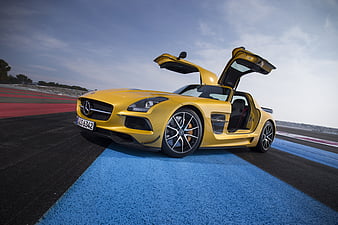 Yellow Mercedes Benz Amg GT, mercedes-amg-gtr, mercedes, carros, 2018-cars, HD wallpaper