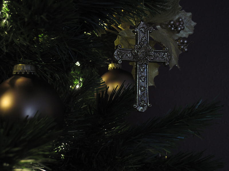 gold cross on green christmas tree, HD wallpaper
