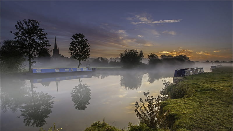 barges on a foggy thames river in lechlade england, barges, town, river, reflection, church, trees, fog, HD wallpaper