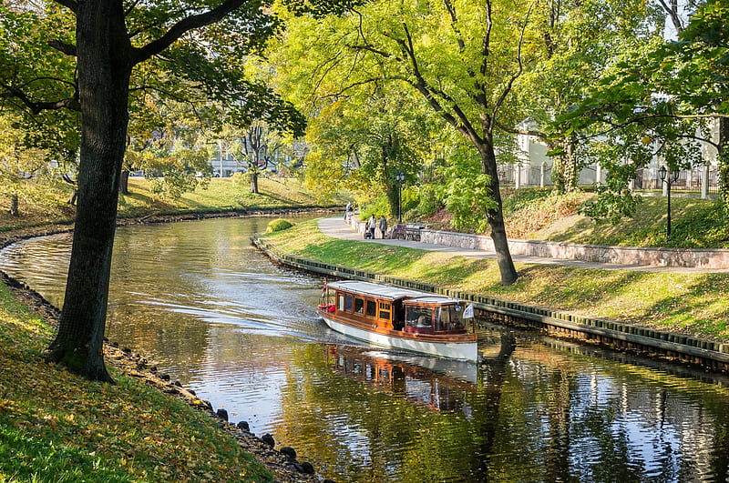 Latvia Parks, autumn, motorboat, park, nature, trees, riga canal, HD wallpaper
