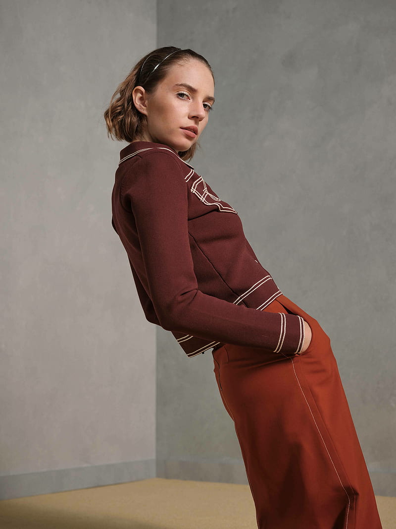 640x960 Maya Hawke in Beach iPhone 4 iPhone 4S Wallpaper HD Celebrities  4K Wallpapers Images Photos and Background  Wallpapers Den