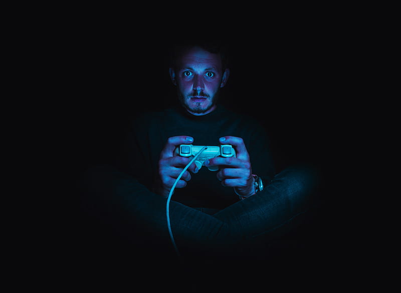 man holding corded game controller, HD wallpaper