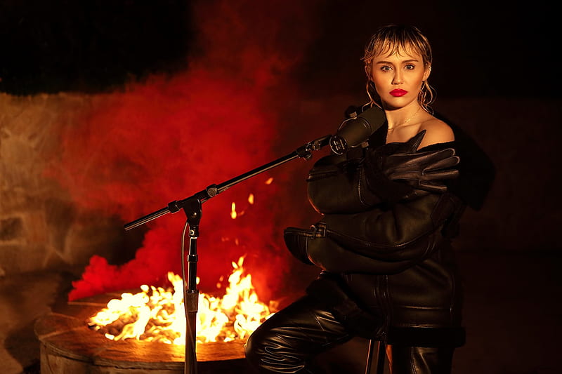 Miley Cyrus SNL 2020, HD wallpaper