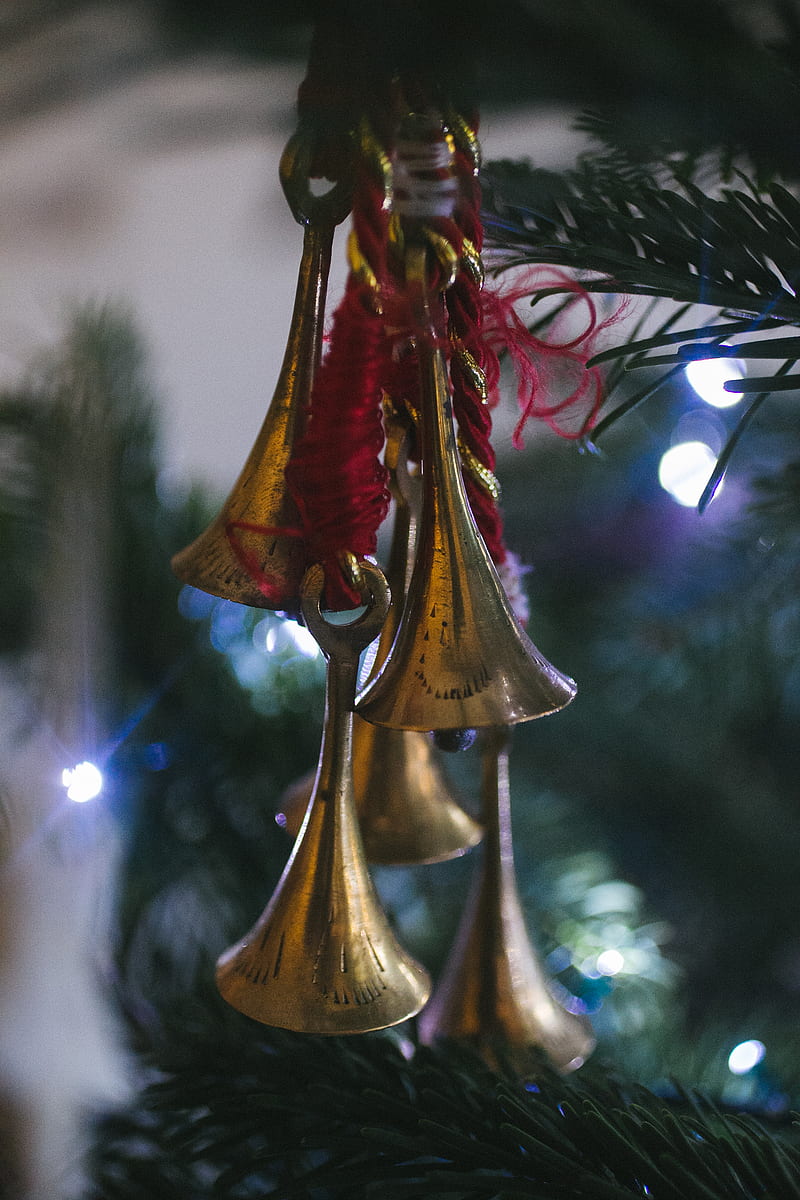 selective focus graphy of trumpet baubles, HD phone wallpaper
