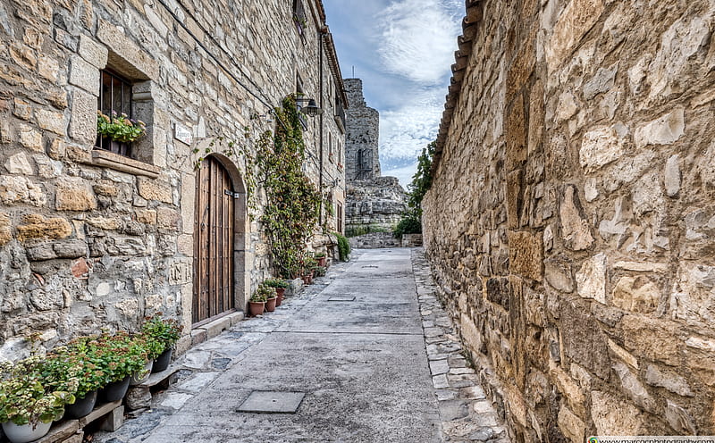 Carrer Montsere Guimera, Catalonia Ultra, Vintage, Travel, Door, Town, Ruins, Castle, Tower, Street, Cloudy, Stone, Plants, Alley, Medieval, r, ancient, historical, catalonia, tourism, lleida, guimera, vall del corb, urgell, marc garrido, HD wallpaper