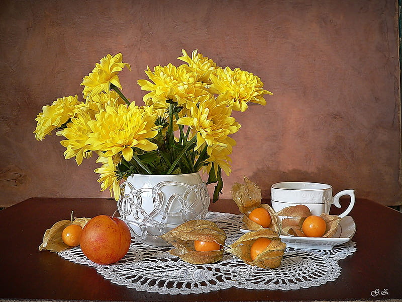 still life, chrysanthemum, yellow, vase, bonito, tea, fruit, graphy, nice, flowers, drink, harmony, elegantly, cool, bouquet, coffee, cup, flower, HD wallpaper