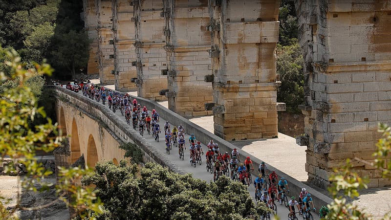 Tour de France Cyclists Pont du Gard France Bing, HD wallpaper