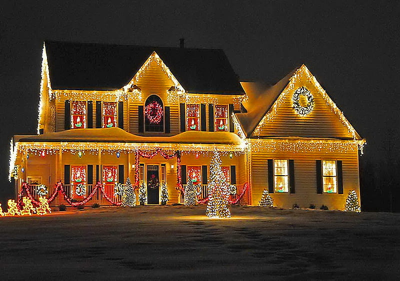 Dressed for the Holiday, wreaths, garland, house, festive, trees ...