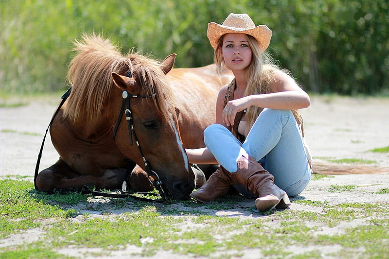 Relaxing With A Friend . ., female, models, hats, cowgirl, boots, ranch, fun, horse, outdoors, women, girls, blondes, western, style, HD wallpaper