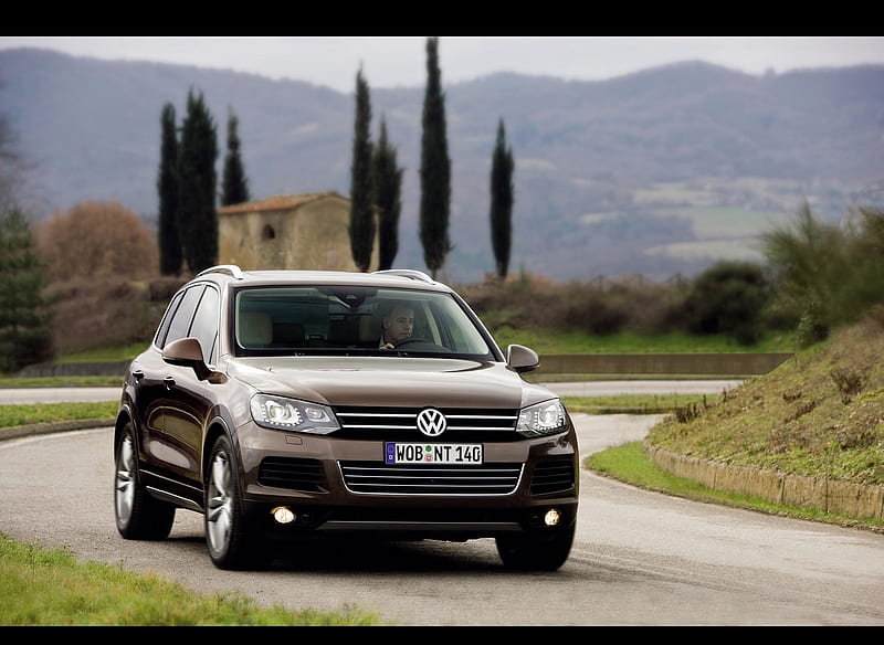 2011 VolksWagen Touareg - Front Angle View, car, HD wallpaper