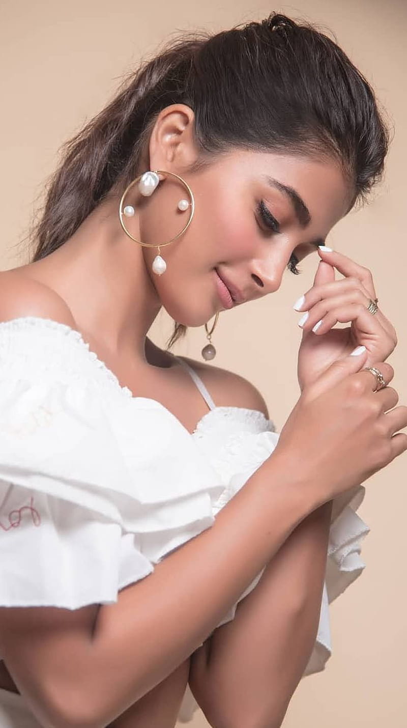 Pooja Hegde , telugu actress, model, HD phone wallpaper