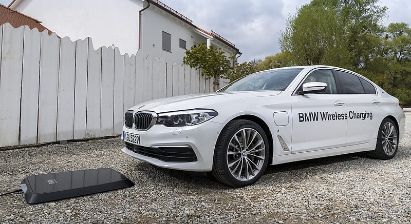 2018 BMW 530e iPerformance - Wireless Charging , car, HD wallpaper