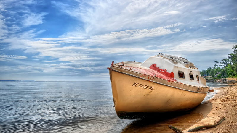 abandoned boat on shore, shore, boat, clouds, sea, abandoned, HD wallpaper