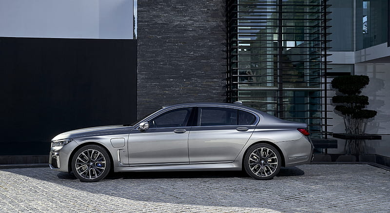 2020 BMW 7-Series 745Le xDrive Plug-In Hybrid - Side , car, HD wallpaper