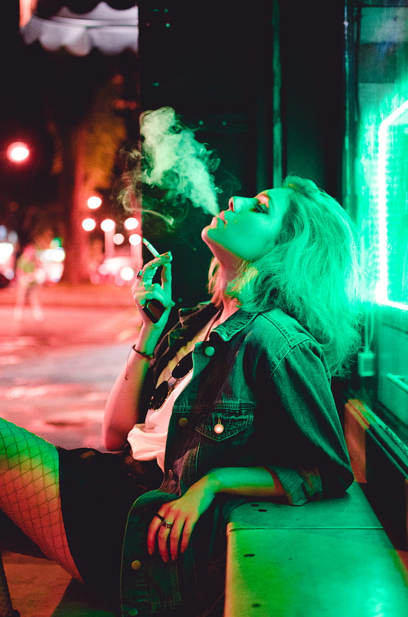 woman smoking during nighttime, HD phone wallpaper