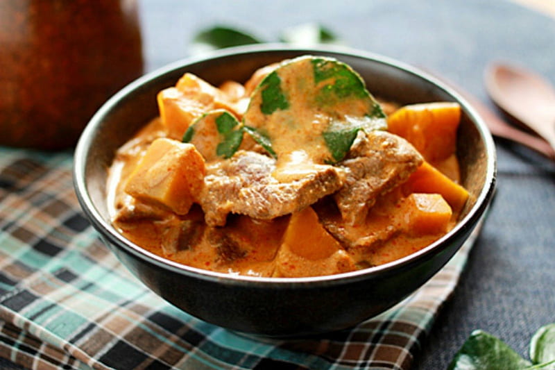 Beef Curry with Pumpkin - Thai, beef, food, people, pumpkin, curry, HD wallpaper