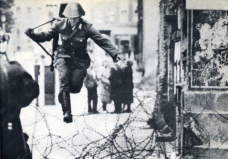 Leaping to dom, berlin wall, Strategic Air Command, germany, cold war, HD wallpaper